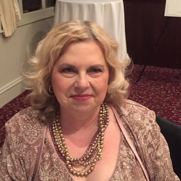 Profile Picture of Pamela Schneider (@pjschneider55) on Poshmark