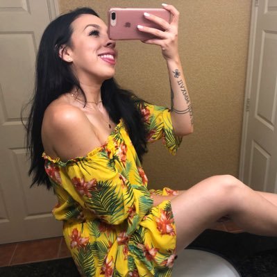 Profile Picture of Gabrielle Reid (@gR0DD) on Twitter