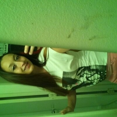 Profile Picture of Amanda Steger (@momangel857) on Twitter