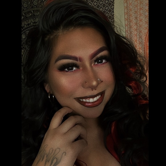 Profile Picture of Mackenzie Sikma (@thriftedbykenz) on Poshmark