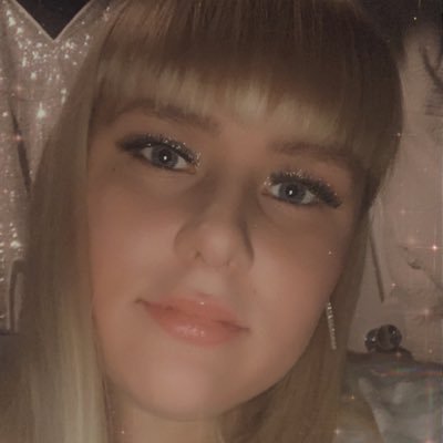 Profile Picture of Chlo (@chloefinch98) on Twitter