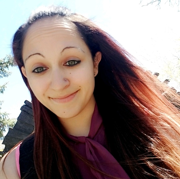 Profile Picture of Harmonie Trenn (@htrenn) on Poshmark