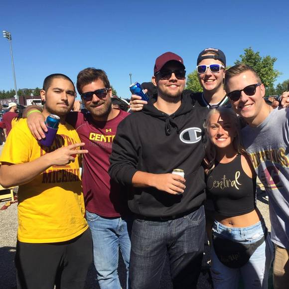 Profile Picture of Joey Taiariol (@jooeezzyy) on Poshmark