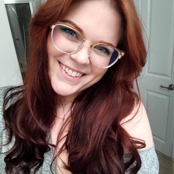 Profile Picture of Staley Putney (@staleytruett) on Poshmark