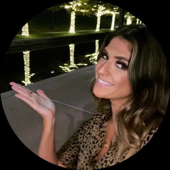 Profile Picture of Crystal Rocha (@mrscrystalrocha) on Poshmark