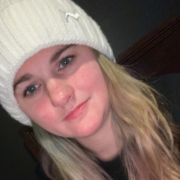 Profile Picture of Kelsey Barecky (@kelseybarecky) on Poshmark