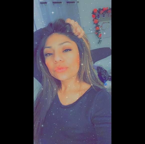 Laura Castrejon - Poshmark Profile Picture of Laura Castrejon (@belaiselj30) on Poshmark
