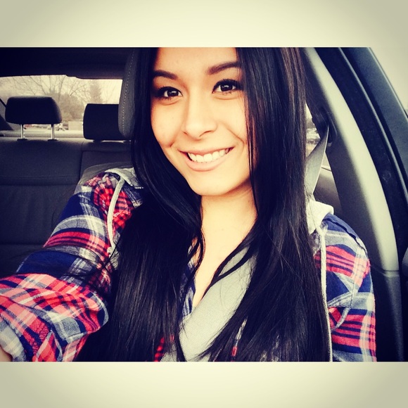 Profile Picture of Emily Martinez (@baabyemm) on Poshmark