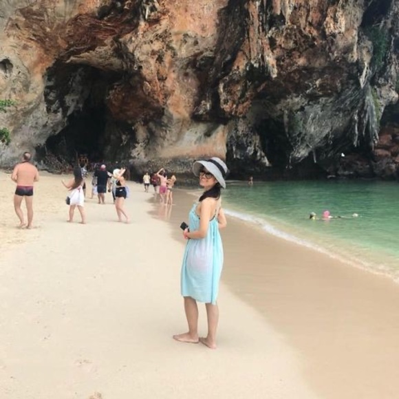 Profile Picture of Ayako S (@ayakosuyama) on Poshmark