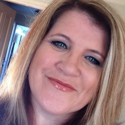 Profile Picture of Michelle Pickles (@michellepix68) on Twitter