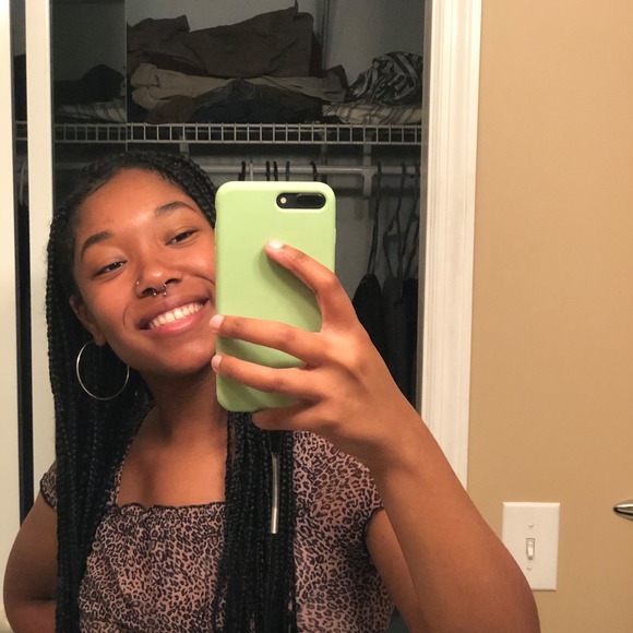 Profile Picture of Alexandria Greer (@alexandriagreer) on Poshmark