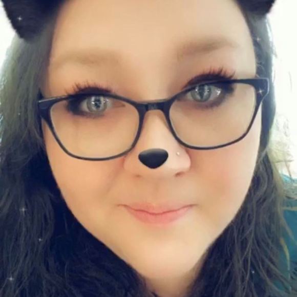 Profile Picture of Cassie Mischenko (@cassieb4491) on Poshmark