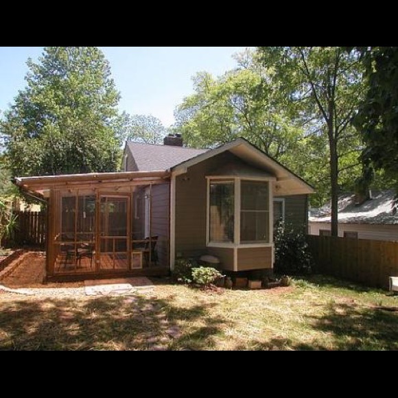 Profile Picture of Aida Pummell (@apummell58) on Poshmark