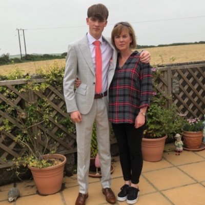 Profile Picture of Claire Watters (@ClaireWatters12) on Twitter