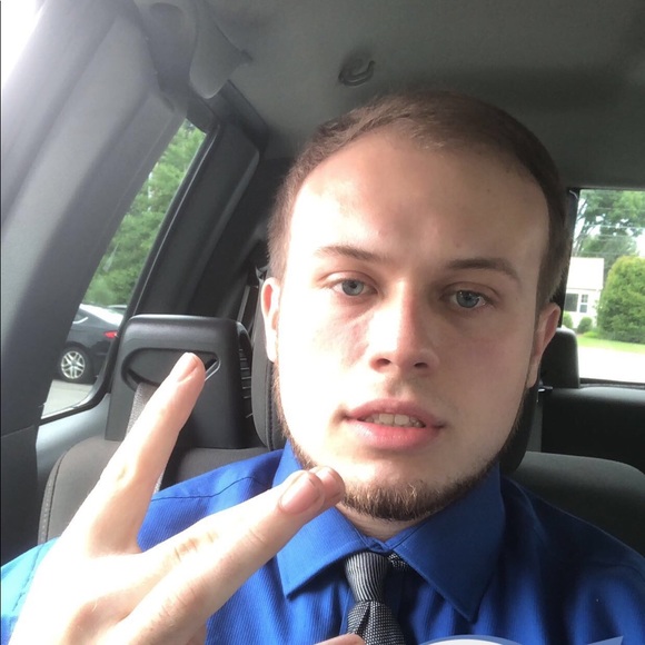 Profile Picture of Kevin Konieczny (@nivek9086) on Poshmark