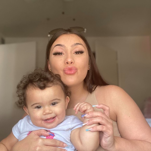 Profile Picture of Brooke Consagra (@bmc1995) on Poshmark