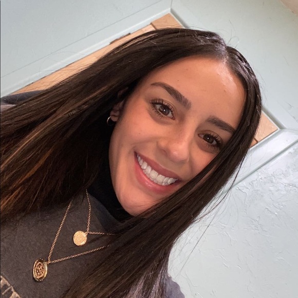 Profile Picture of Jaedyn Chasco (@jaechasco) on Poshmark