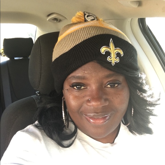 Profile Picture of Demetria Robertson (@meechie1969) on Poshmark
