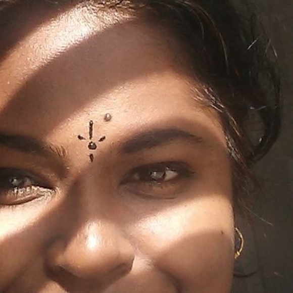Profile Picture of Deepa Ganesh (@deepaganesh61) on Poshmark