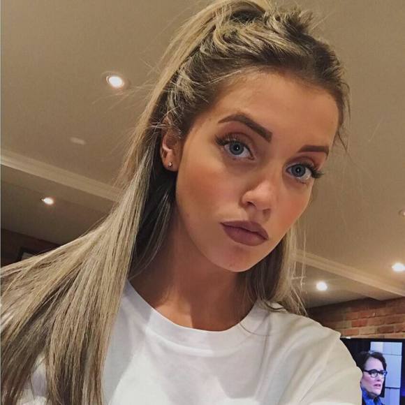 Profile Picture of Audrey ann Guenette (@aguenette) on Poshmark