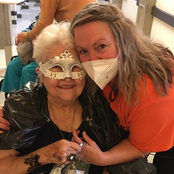 Profile Picture of Dawn Haney (@dawnsburford) on Poshmark