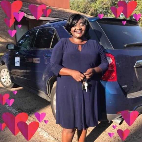 Profile Picture of Victorine Andeanji (@vandeanji) on Poshmark