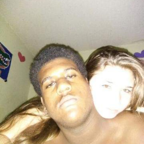 Profile Picture of Catherine Mitchell (@kittyandbookie) on Poshmark