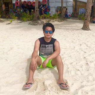 Profile Picture of Van Christopher (@tanginayoh) on Facebook