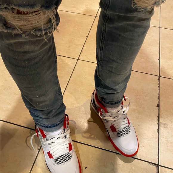 Profile Picture of Omar Velez (@omarvelez115) on Poshmark