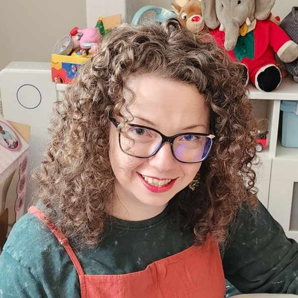 Profile Picture of Sarah Millinghausen (@theaccountant) on Poshmark