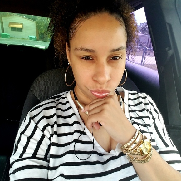 Profile Picture of Sheree Emmans (@fly_yella_chick) on Poshmark