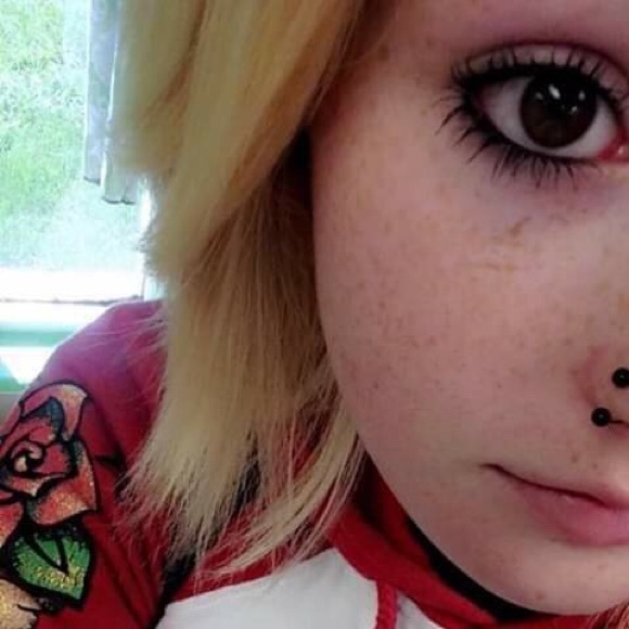 Profile Picture of Candace Scott (@candacescott656) on Poshmark