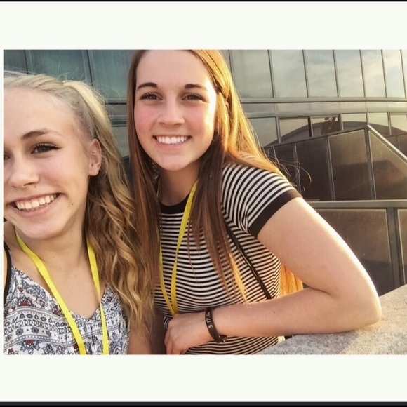 Profile Picture of Annika Runia (@annikarunia) on Poshmark