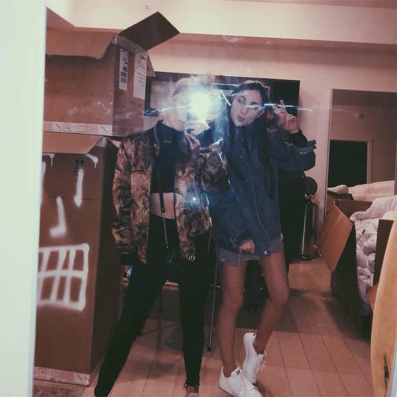 Profile Picture of Bella Emordeno (@isabellaemor) on Poshmark