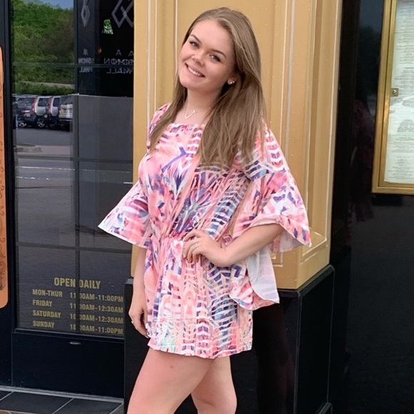 Profile Picture of Jenna Linehan (@beautybyjenna) on Poshmark