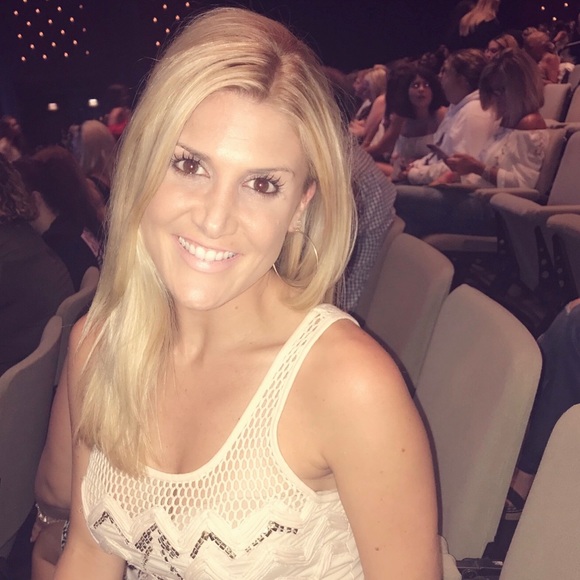 Profile Picture of Kirstyn Tomasini (@nursingkp) on Poshmark