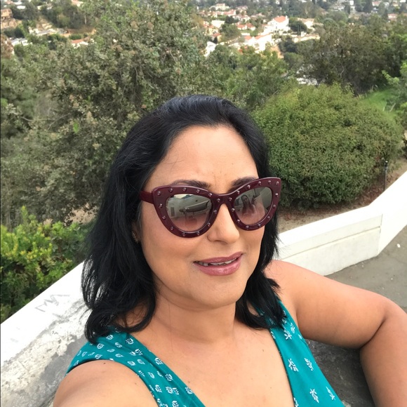 Profile Picture of Anwant Bains (@bainsan) on Poshmark