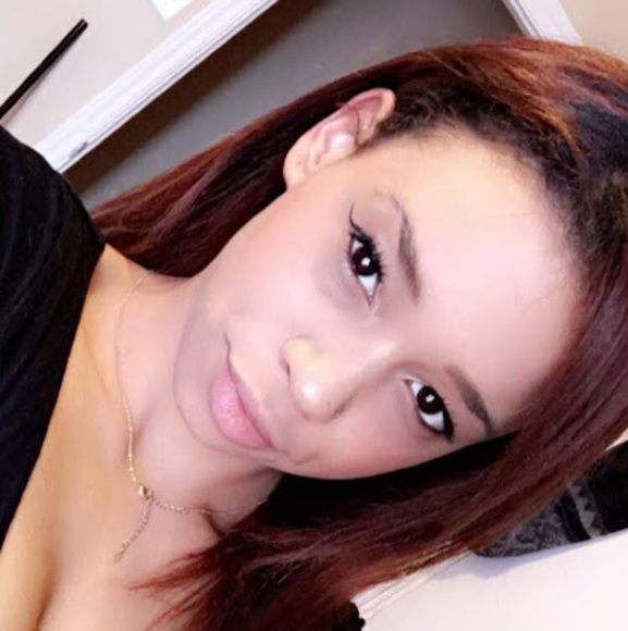 Profile Picture of Shyla Dickner-thomas (@shyladickner23) on Poshmark