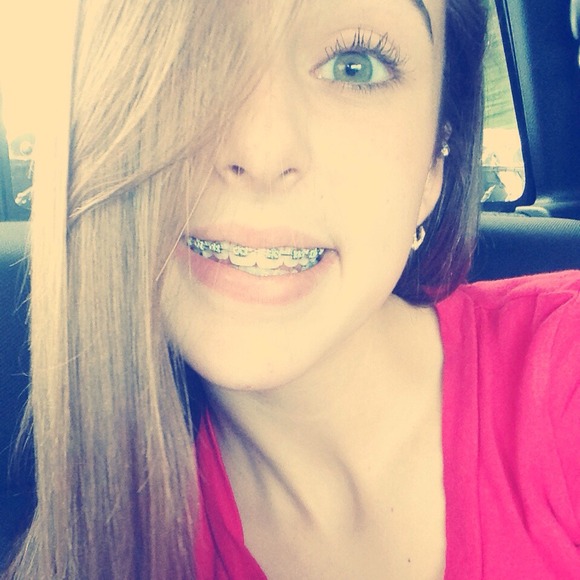 Profile Picture of Anna Maready (@annanicole200) on Poshmark