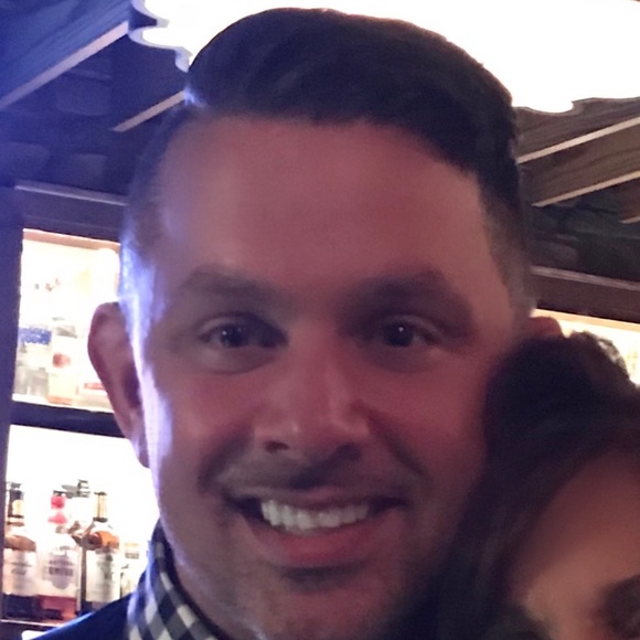 Profile Picture of Kevin Delaney (@kevindelaney) on Poshmark