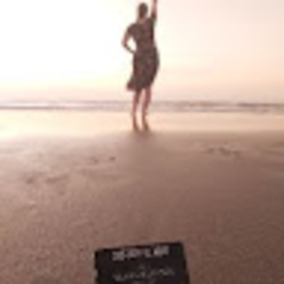 Profile Picture of Julia james Elmer (@juliajameselmer) on Poshmark