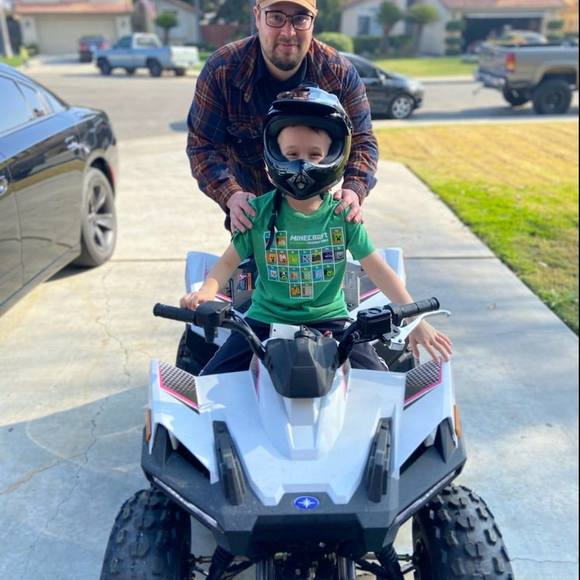 Profile Picture of Andrew Devey (@andrewdevey) on Poshmark