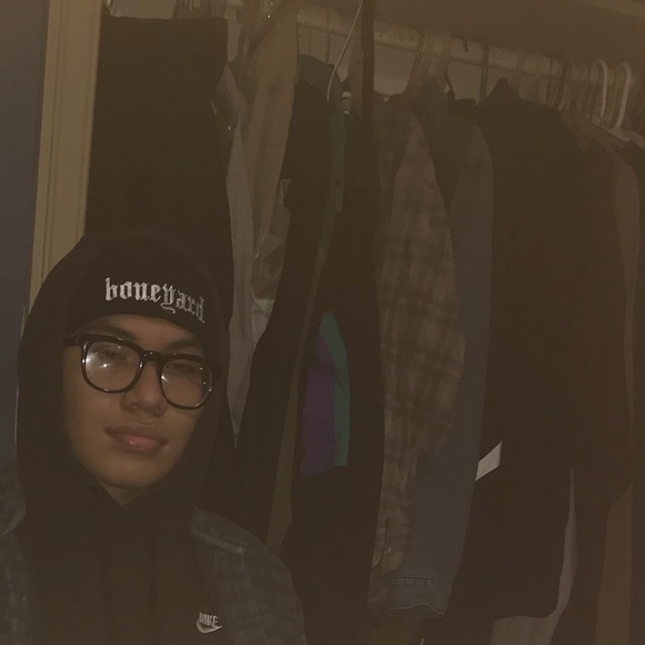 Profile Picture of Kenneth Munoz (@kjm70) on Poshmark