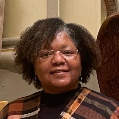 Profile Picture of Evelyn Alexander (@efalex67) on Twitter