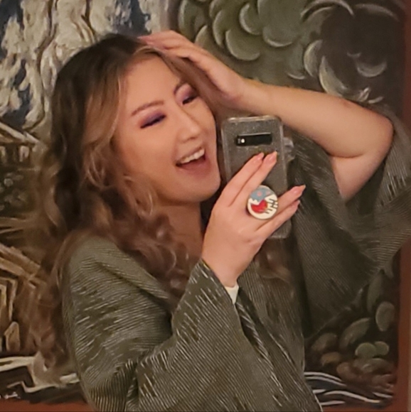 Profile Picture of Xian Xian (@vault3005) on Poshmark