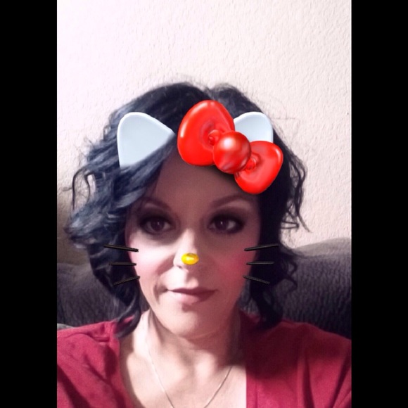 Profile Picture of Robin Siemering (@pladybug96) on Poshmark