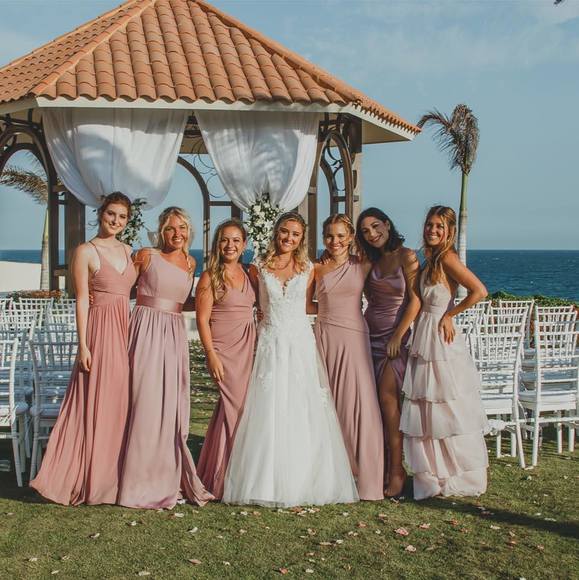 Profile Picture of Paulina Uribe (@paulina_uribe) on Poshmark