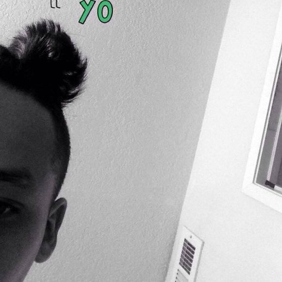 Profile Picture of Julian Garcia (@jvliannnnn) on Poshmark