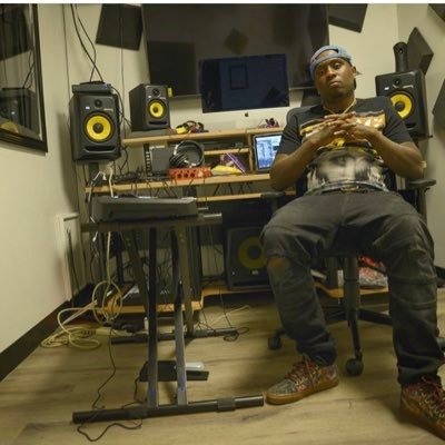 Profile Picture of ROC_BOI (@Aroc_ScottBlk) on Twitter