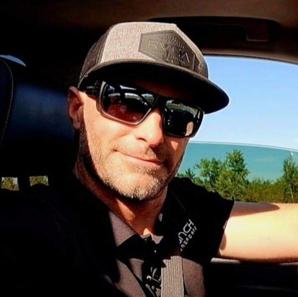 Profile Picture of Jason Sawyer (@sawyerj1024) on Poshmark